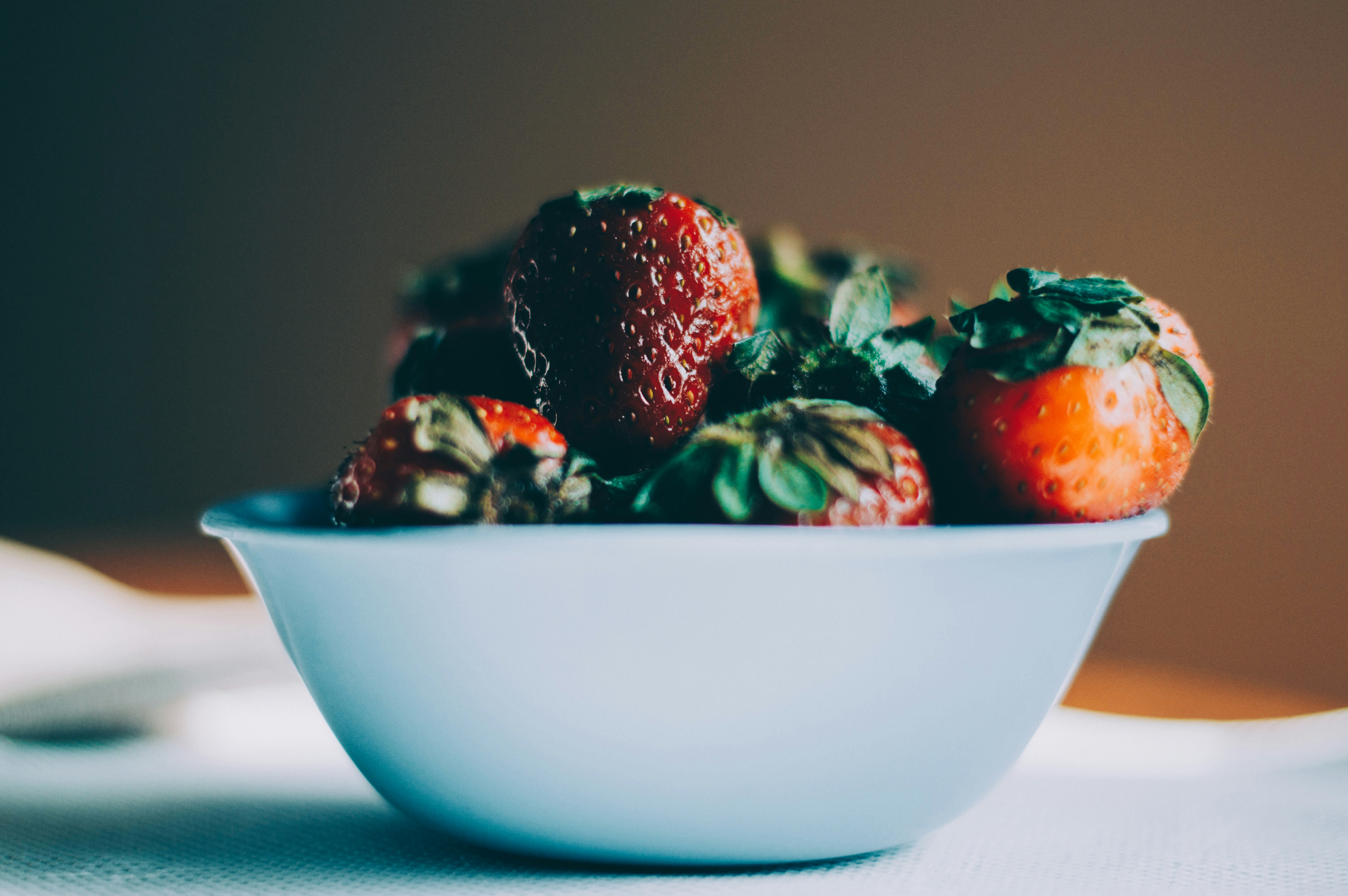 bunch of strawberries in bowl